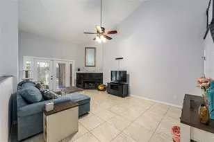 2740 NW 39th Dr, Gainesville, FL 32606 - Photo 8