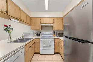 2635 SW 35 Pl, Gainesville, FL 32608 - Photo 2