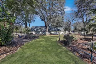 422 SW Magnolia Ln, Fort White, FL 32038 - Photo 8