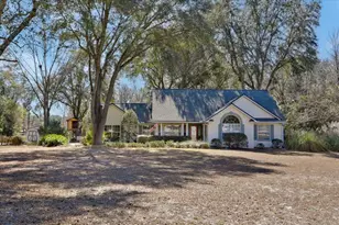 422 SW Magnolia Ln, Fort White, FL 32038 - Photo 2