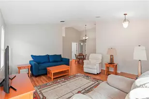 2016 NW 50th Pl, Gainesville, FL 32605 - Photo 4