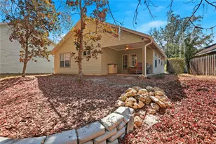 2016 NW 50th Pl, Gainesville, FL 32605 - Photo 2