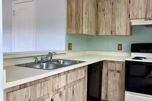 6264 SW 8th Pl, Gainesville, FL 32607 - Photo 2