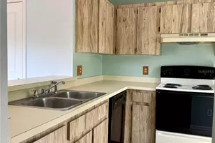 6264 SW 8th Pl, Gainesville, FL 32607 - Photo 4