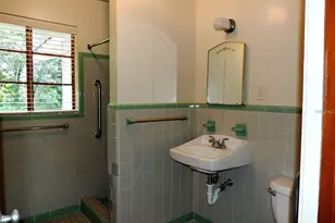 2049 NW 9th Ave, Gainesville, FL 32603 - Photo 4