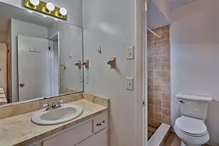 8204 SW 13th Rd, Gainesville, FL 32607 - Photo 16