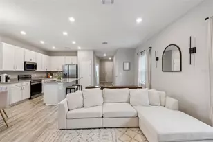 469 Silverbell Trl, Saint Cloud, FL 34771 - Photo 8