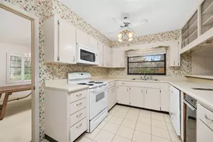 412 NW 46th St, Gainesville, FL 32607 - Photo 10