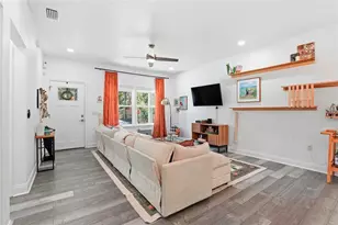 318 NE 19th St, Gainesville, FL 32641 - Photo 4