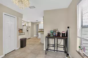 305 NW 28 St, Gainesville, FL 32607 - Photo 16