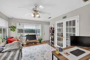 305 NW 28 St, Gainesville, FL 32607 - Photo 20