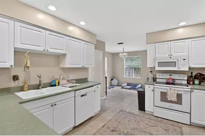 305 NW 28th Street, Gainesville, FL 32607 - Photo 8