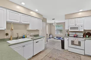 305 NW 28 St, Gainesville, FL 32607 - Photo 8