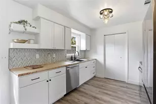 710 NW 253rd St, Newberry, FL 32669 - Photo 16