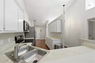 5052 SW 9th Ln, Gainesville, FL 32607 - Photo 14