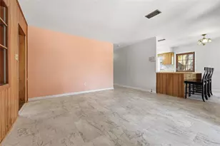 2049 NE 15th St, Gainesville, FL 32609 - Photo 4