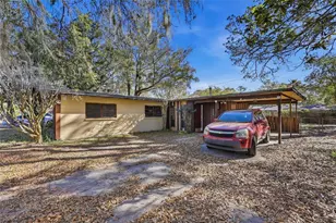 2049 NE 15th St, Gainesville, FL 32609 - Photo 2