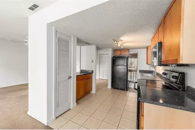 1810 NW 23 Boulevard #201, Gainesville, FL 32605 - Photo 4