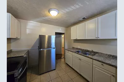 107 NE 15th Street, Gainesville, FL 32641 - Photo 10