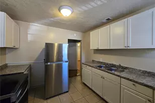 107 NE 15th St, Gainesville, FL 32641 - Photo 10