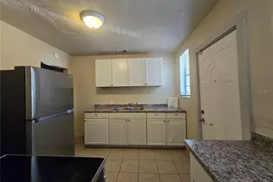 107 NE 15th St, Gainesville, FL 32641 - Photo 12