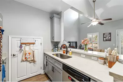 1500 NW 4th Avenue #305, Gainesville, FL 32603 - Photo 14