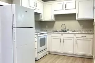 821 NE 8th Ave, Gainesville, FL 32601 - Photo 2