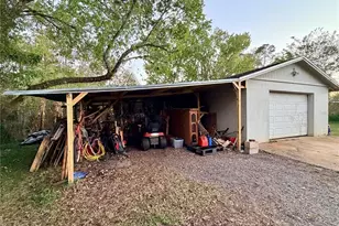 498 King Charles Cir, Deland, FL 32724 - Photo 2