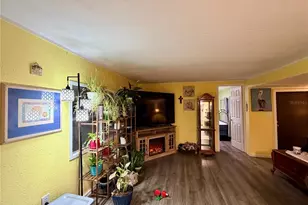 498 King Charles Cir, Deland, FL 32724 - Photo 6