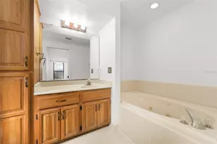 568 NW 39th Dr, Gainesville, FL 32607 - Photo 12