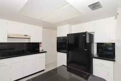 1117 SE Mendoza Avenue, Port Saint Lucie, FL 34952 - Photo 8