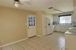 2201 NW 36th Dr, Gainesville, FL 32605 - Photo 6