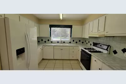 2201 NW 36th Drive, Gainesville, FL 32605 - Photo 8