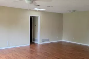 2201 NW 36th Dr, Gainesville, FL 32605 - Photo 18