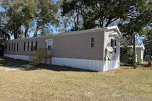 102 NE 13th Ave, Chiefland, FL 32626 - Photo 1