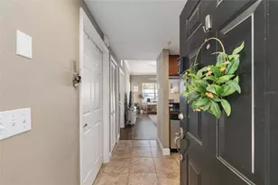 1460 NW 3rd Pl, Gainesville, FL 32603 - Photo 2