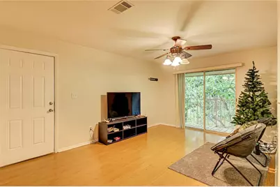 1015 SW 9th Street #D22, Gainesville, FL 32601 - Photo 6