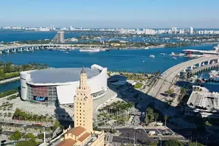 121 NE 5th St, Miami, FL 33132 - Photo 2