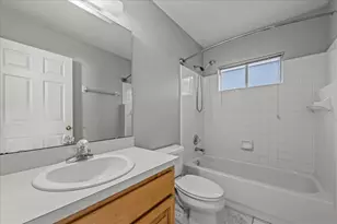 11737 Creek Dr, Alachua, FL 32615 - Photo 8