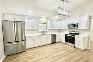 3648 NW 7th Pl, Gainesville, FL 32607 - Photo 2