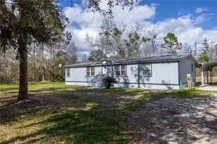 122 Cypress Dr, Palatka, FL 32177 - Photo 2