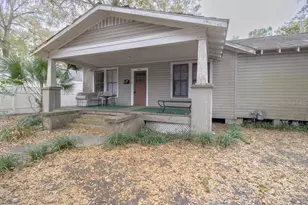 907 NW 11th Ave, Gainesville, FL 32601 - Photo 2