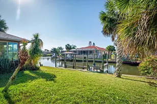 109 Coral Reef Ct N, Palm Coast, FL 32137 - Photo 2