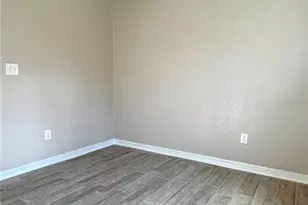 2411 NE 11th St, Gainesville, FL 32609 - Photo 14