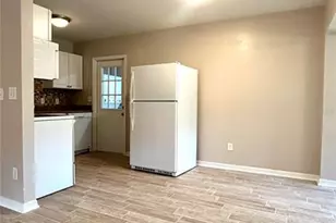 2411 NE 11th St, Gainesville, FL 32609 - Photo 4