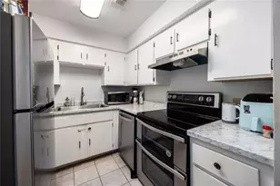 2635 SW 35th Pl, Gainesville, FL 32608 - Photo 10