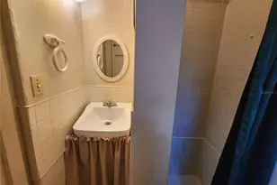 1030 NE 9th St, Gainesville, FL 32609 - Photo 20