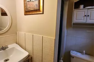 1030 NE 9th St, Gainesville, FL 32609 - Photo 22