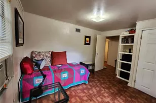 1030 NE 9th St, Gainesville, FL 32609 - Photo 14