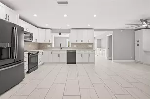 12947 88th Ave, Seminole, FL 33776 - Photo 4